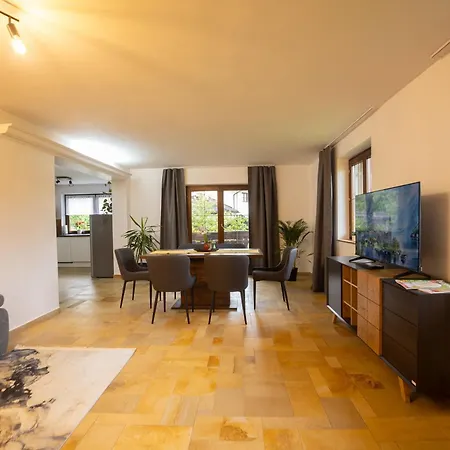 아파트 Jubilaeum *